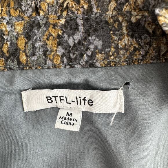 ANTHROPOLOGIE BTFL-Life Blouse Size M Boho Animal Print Ruffle Metallic Threads - Picture 11 of 13